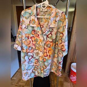 3x Maggie Sweet Floral Multicolor Short Sleeve Button Down Blouse